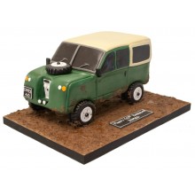 Detailed Land Rover Birthday Cake
